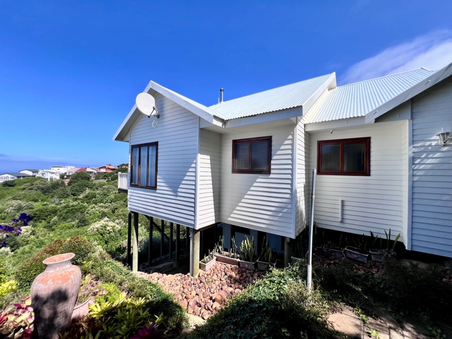4 Bedroom Property for Sale in Herolds Bay Western Cape